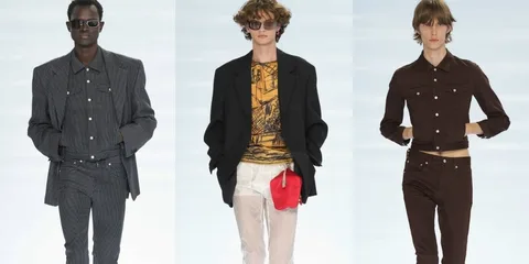Trois mannequins en tenues de mode élégantes sur un fond clair.
