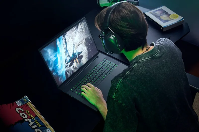 razer-blade-18-lultime-fusion-gaming-et-ia/carousel-3.jpg