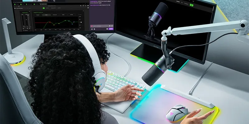 razer-seiren-v3-pro-le-micro-hybride-qui-change-tout/carousel-4.jpg