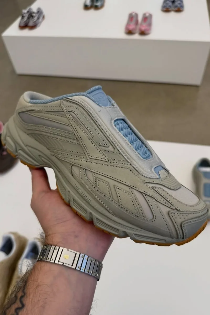reebok-premier-ultra-mule-entre-performance-et-esthetique/carousel-7.jpg