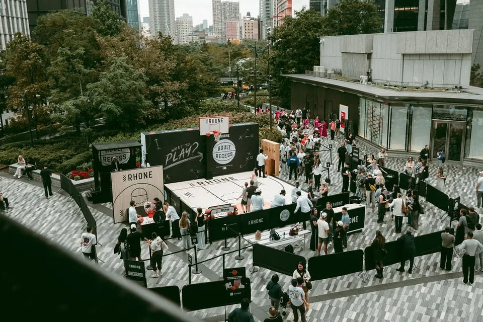 Rhone Adult Recess à New York avec Joakim Noah