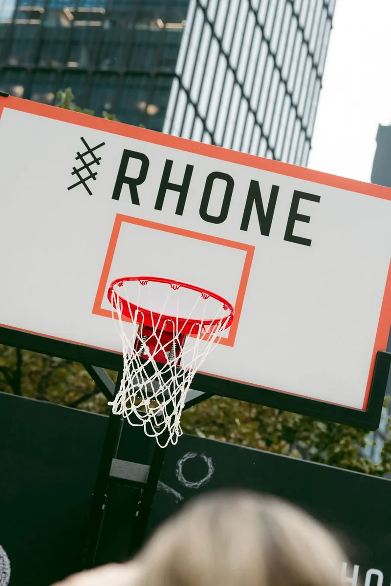 Rhone Adult Recess à New York avec Joakim Noah