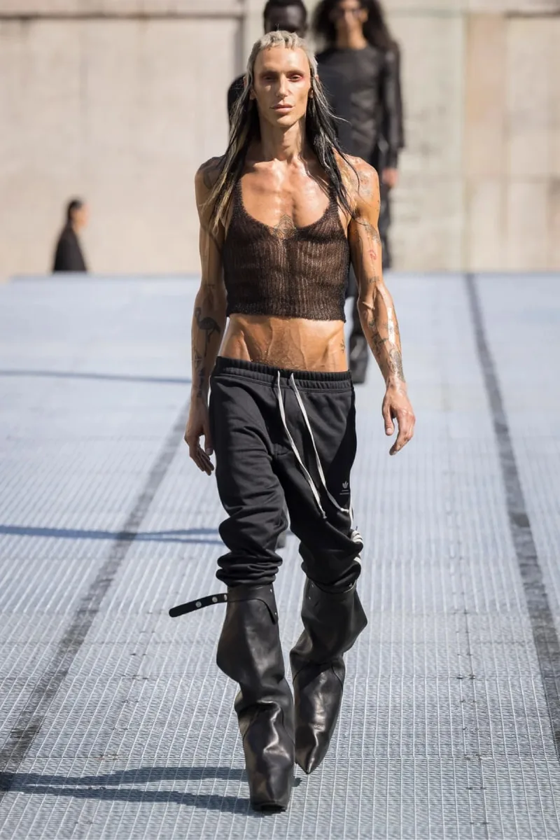 rick-owens-x-adidas-la-mode-climatisee-pour-ss27/carousel-1.jpg