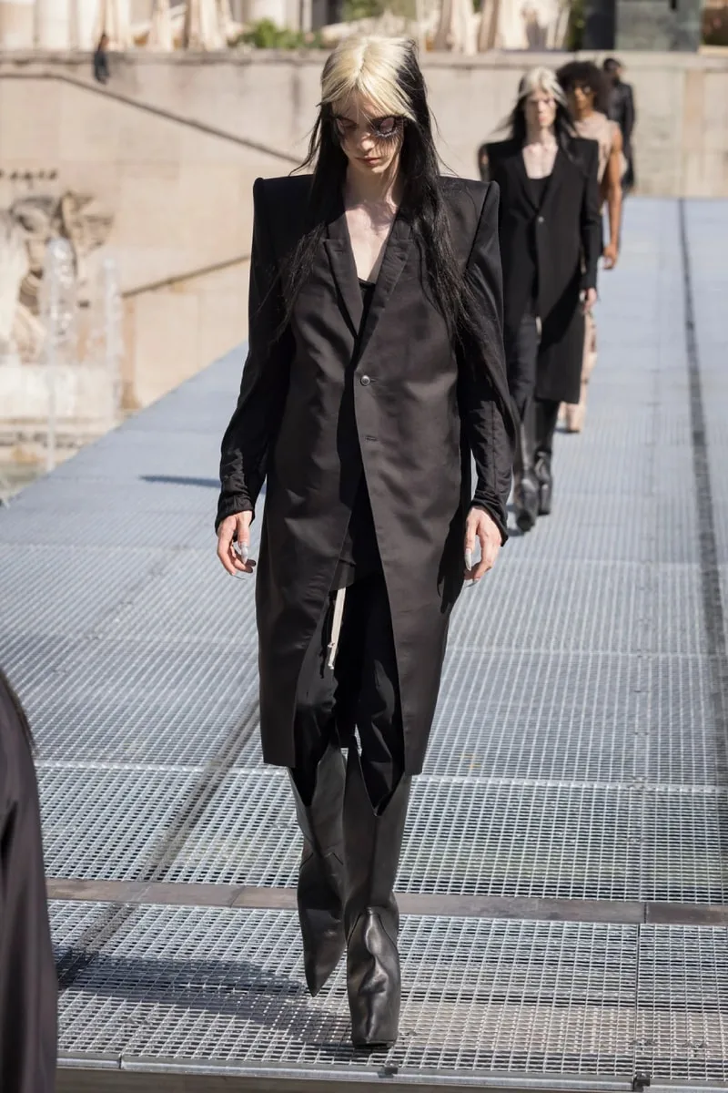 rick-owens-x-adidas-la-mode-climatisee-pour-ss27/carousel-11.jpg