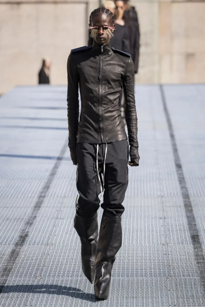 rick-owens-x-adidas-la-mode-climatisee-pour-ss27/carousel-4.jpg
