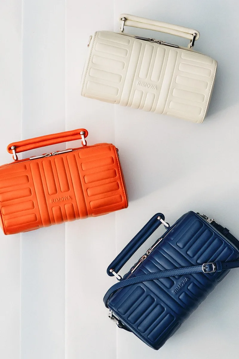 rimowa-le-bleu-encre-sinstalle-dans-sa-collection-classique/carousel-4.jpg