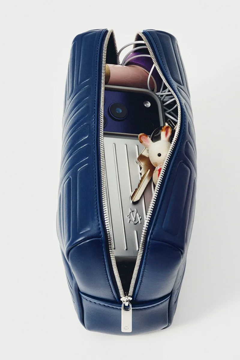 rimowa-le-bleu-encre-sinstalle-dans-sa-collection-classique/carousel-5.jpg