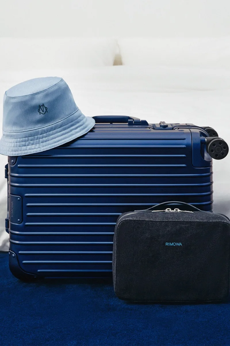 rimowa-le-bleu-encre-sinstalle-dans-sa-collection-classique/carousel-8.jpg