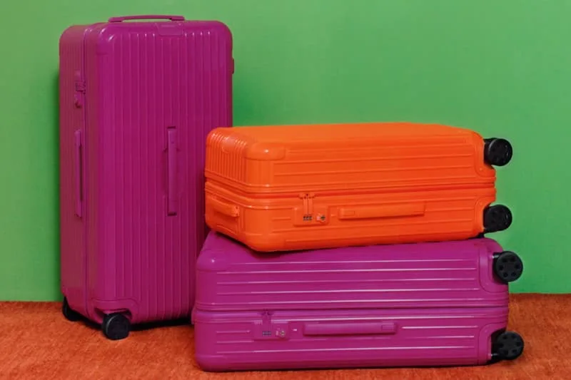 rimowa-sillumine-avec-orange-et-magenta/carousel-2.jpg