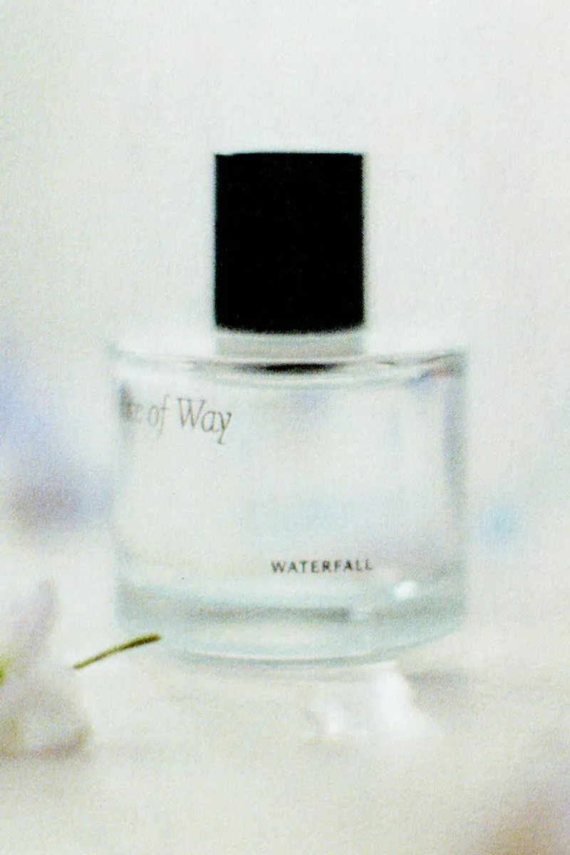 rite-of-way-la-fragrance-mythologique-waterfall-revelee/carousel-5.jpg
