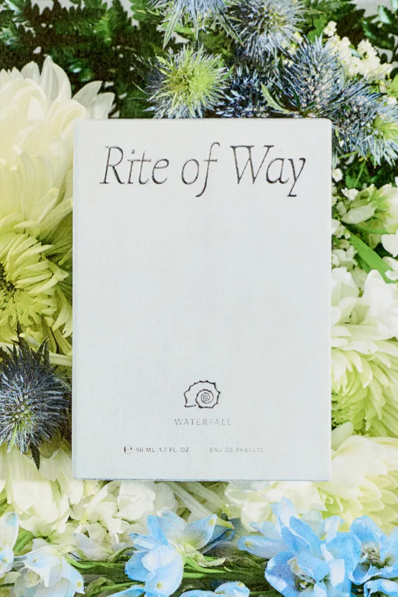 rite-of-way-la-fragrance-mythologique-waterfall-revelee/carousel-6.jpg