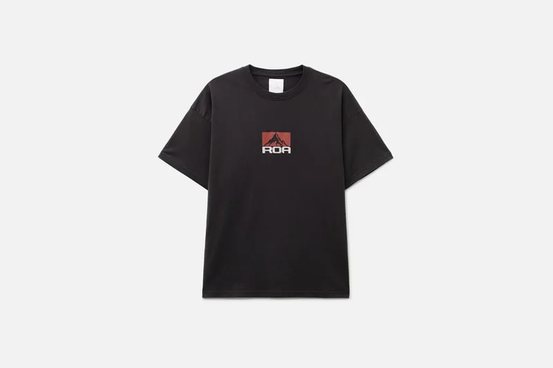 T-shirt noir avec logo ROA rouge