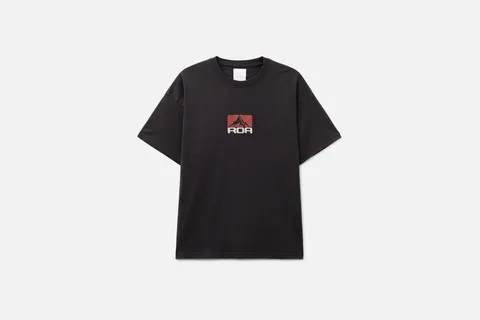 T-shirt noir avec logo ROA rouge