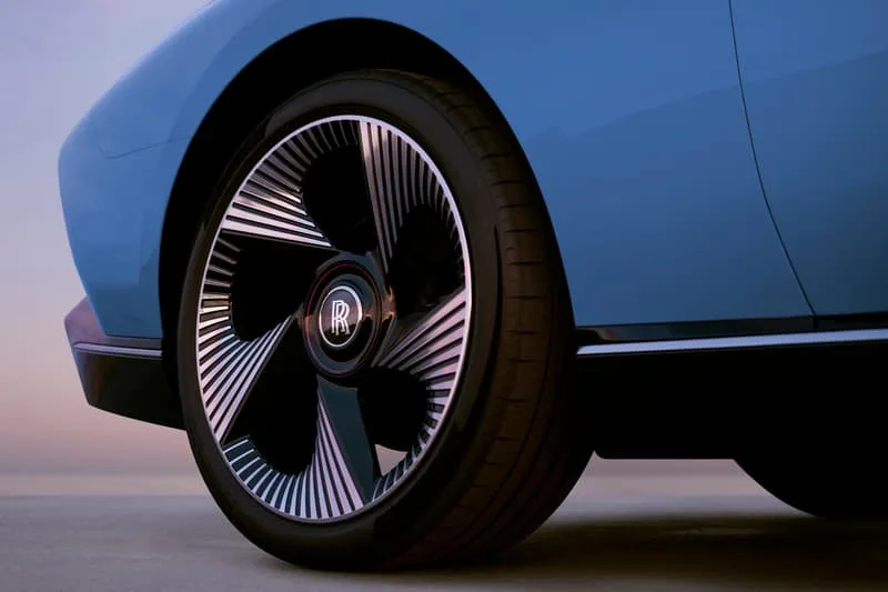 rolls-royce-devoile-project-nightingale-une-oeuvre-dart-sur-roues/carousel-11.jpg