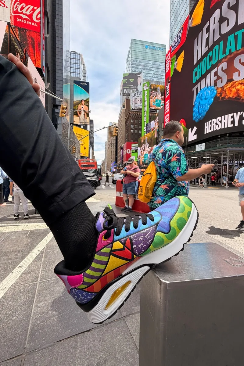 romero-britto-x-skechers-lart-au-quotidien/carousel-4.jpg
