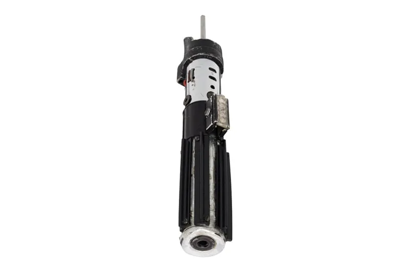 sabre-laser-de-dark-vador-un-tresor-a-lenchere/carousel-4.jpg