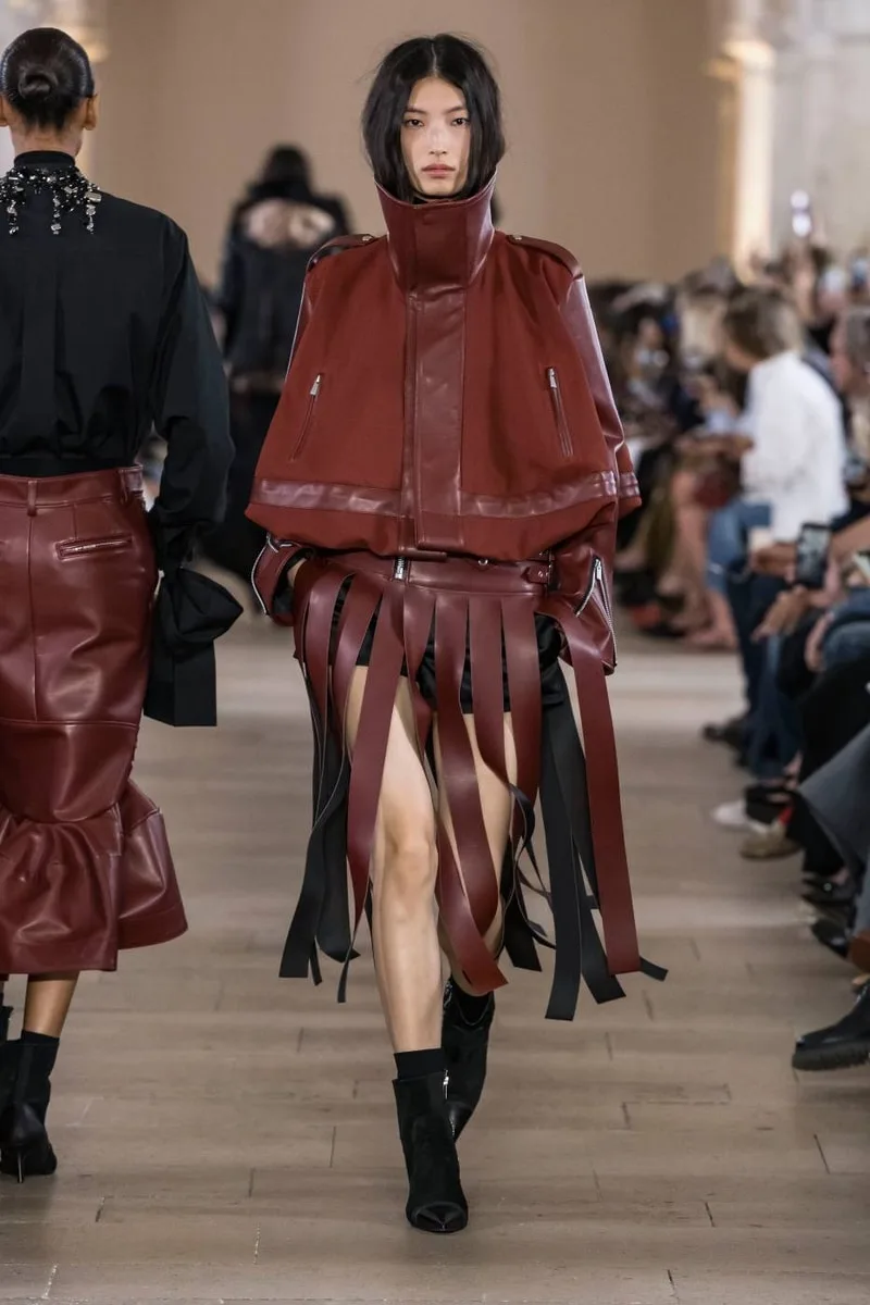 sacai-ss27-reinvention-par-la-deconstruction/carousel-10.jpg