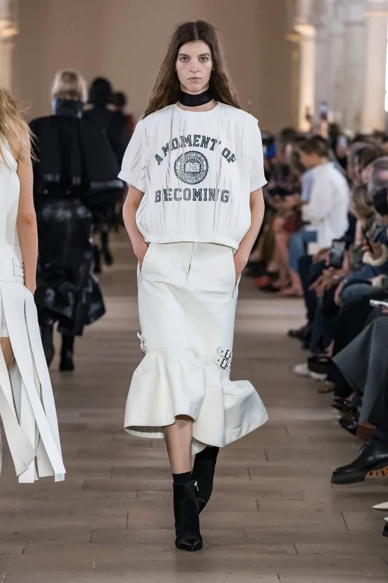 sacai-ss27-reinvention-par-la-deconstruction/carousel-14.jpg