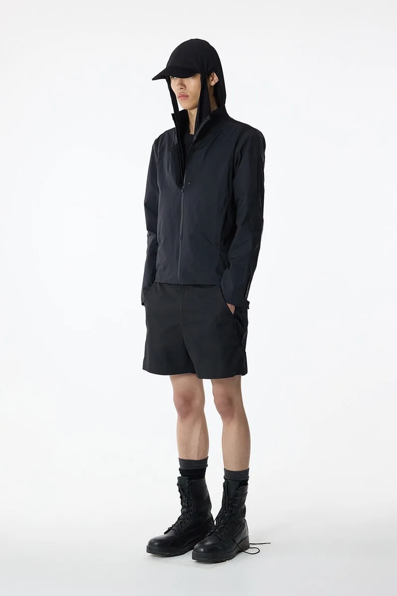 san-san-gear-une-vision-decalee-au-pfw-ss27/carousel-11.jpg