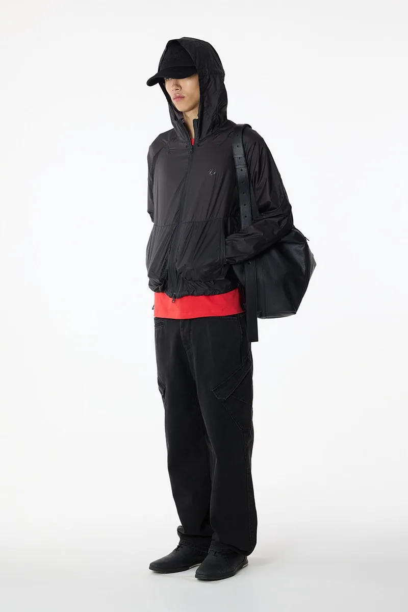 san-san-gear-une-vision-decalee-au-pfw-ss27/carousel-12.jpg