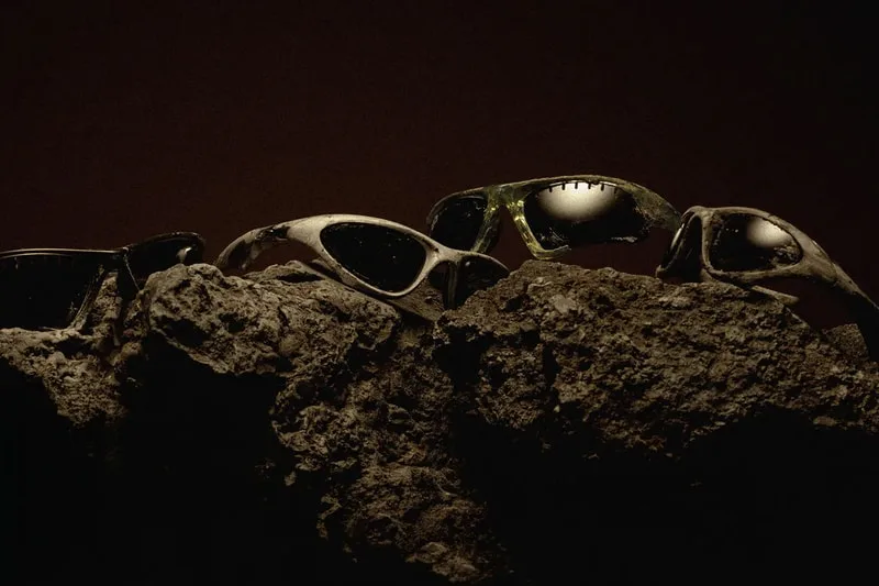 satisfy-x-oakley-la-collection-equipement-de-pointe/carousel-1.jpg
