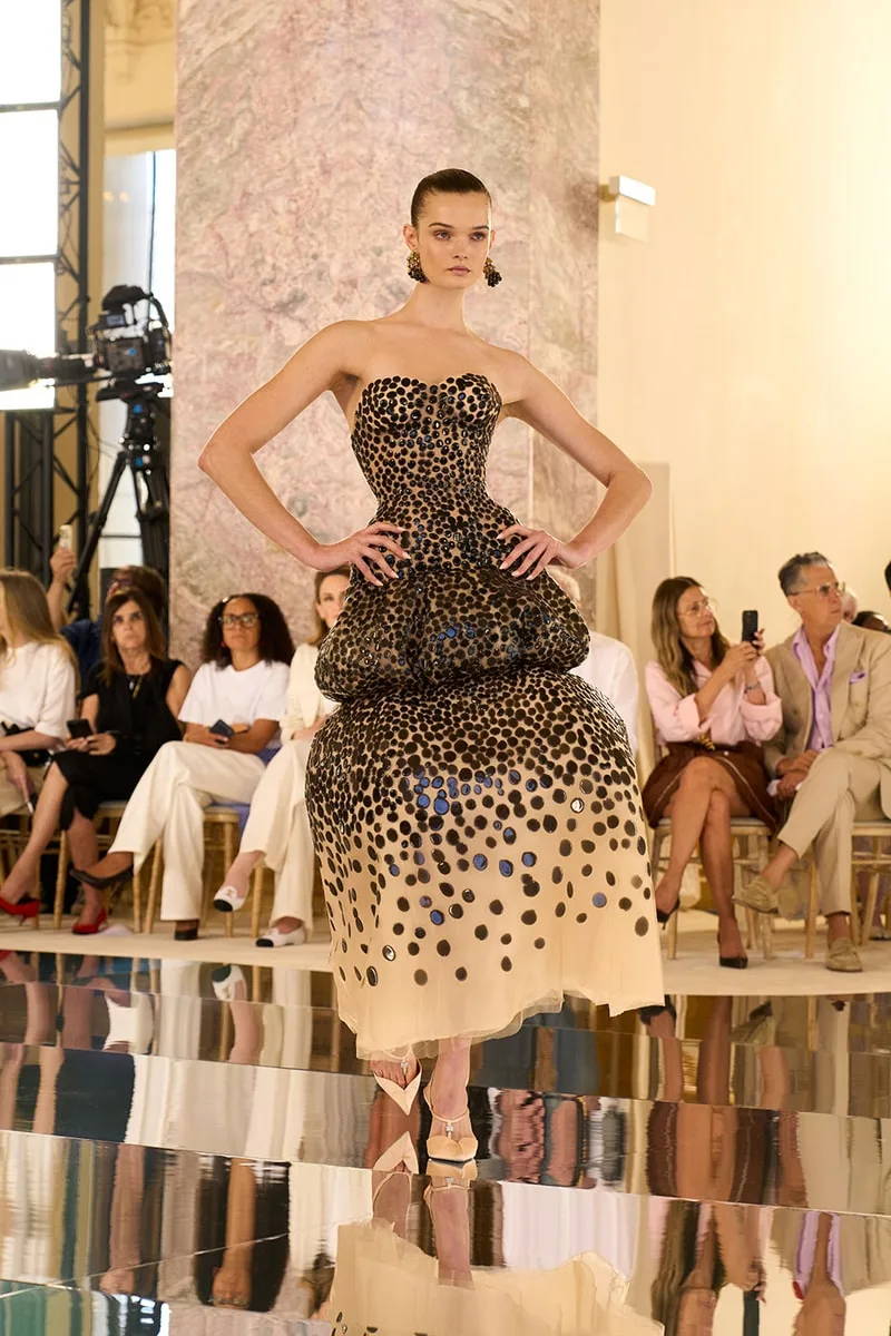 schiaparelli-une-haute-couture-novatrice-pour-fw27/carousel-11.jpg