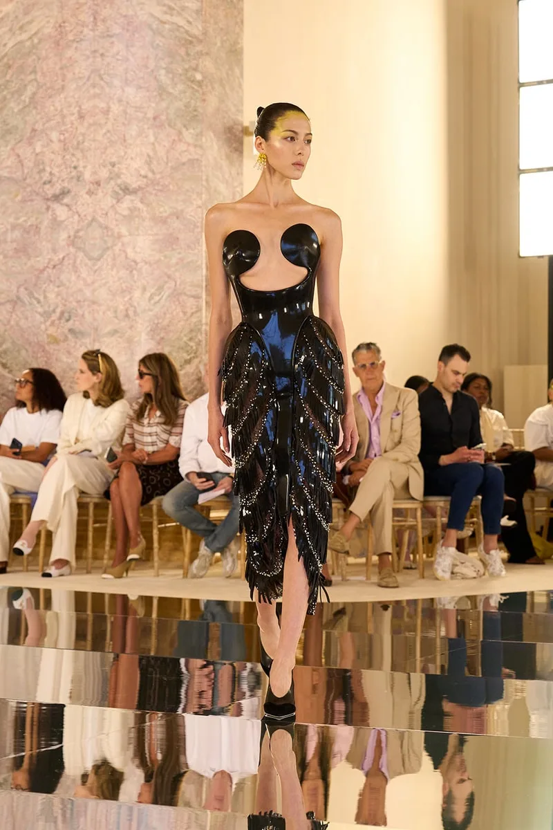 schiaparelli-une-haute-couture-novatrice-pour-fw27/carousel-8.jpg