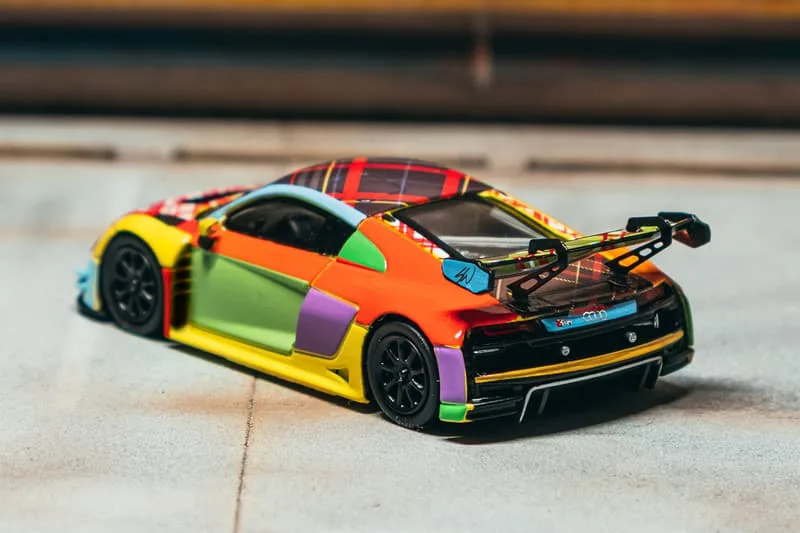 sean-wotherspoon-et-tarmac-works-collab-explosive-entre-voitures-art-et-streetwear/carousel-2.jpg