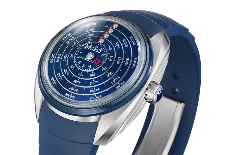 Montre avec cadran bleu et bracelet en silicone bleu.
