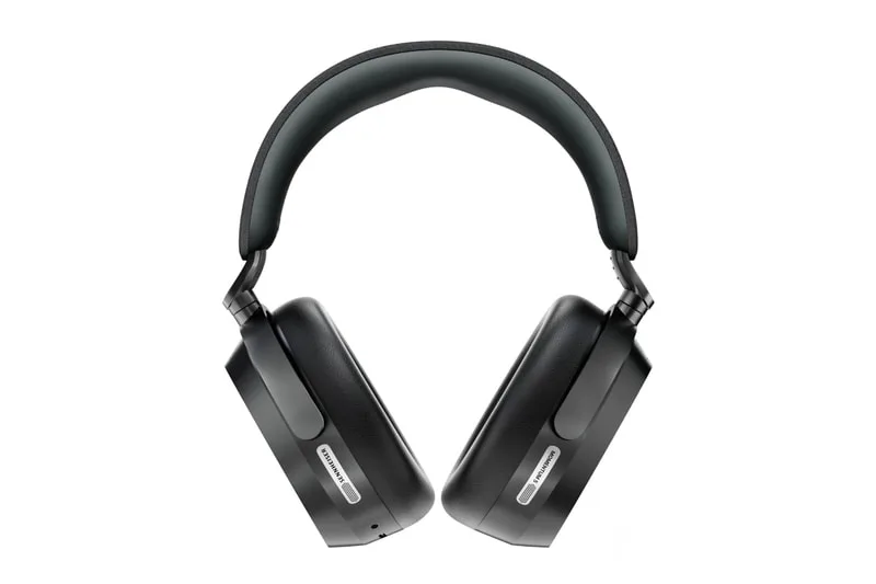 Casque audio noir vu de face avec oreillettes épaisses