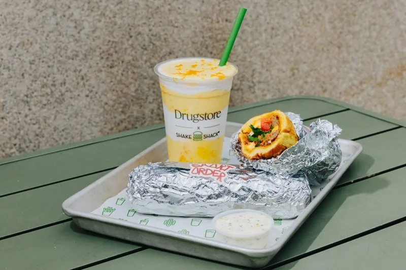 shake-shack-et-jeremy-fall-un-petit-dejeuner-unique/carousel-1.jpg