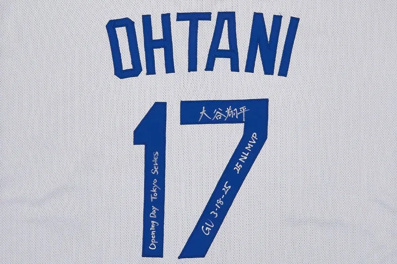 shohei-ohtani-un-maillot-emblematique-aux-encheres/carousel-3.jpg