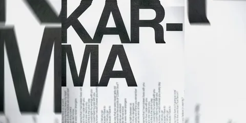 Gros texte noir 'KARMA' sur fond blanc avec du texte en dessous.