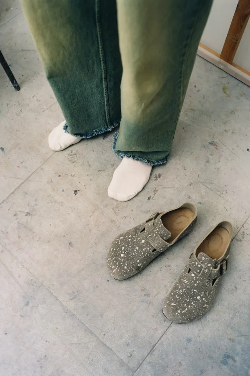song-for-the-mute-et-birkenstock-une-collaboration-aux-multiples-facettes/carousel-4.jpg