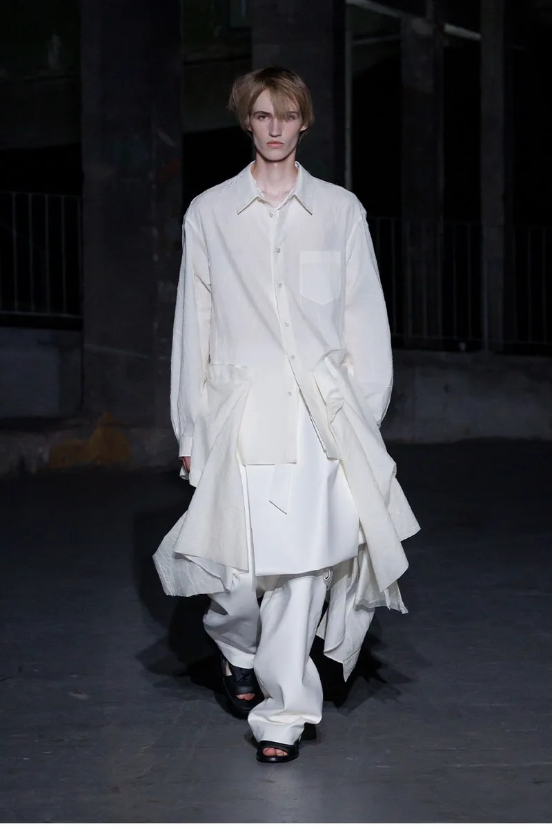 songzio-laudace-avant-gardiste-de-la-collection-ss27/carousel-1.jpg