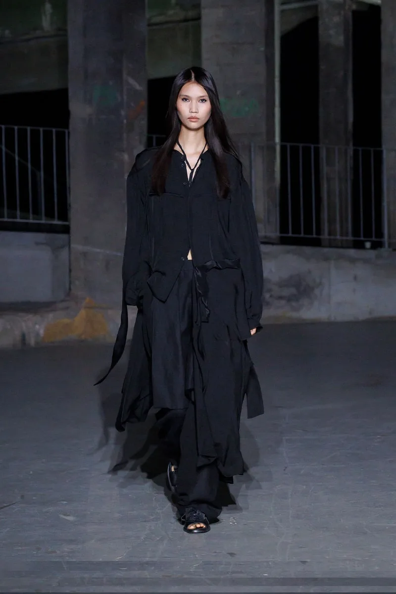 songzio-laudace-avant-gardiste-de-la-collection-ss27/carousel-11.jpg