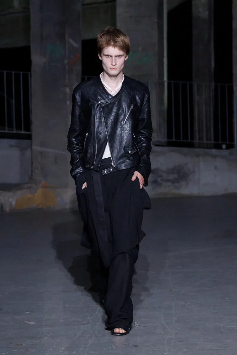 songzio-laudace-avant-gardiste-de-la-collection-ss27/carousel-12.jpg