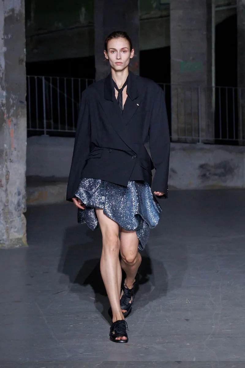 songzio-laudace-avant-gardiste-de-la-collection-ss27/carousel-15.jpg