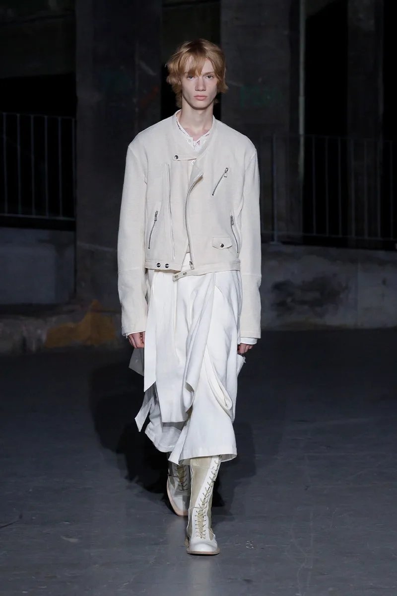 songzio-laudace-avant-gardiste-de-la-collection-ss27/carousel-4.jpg