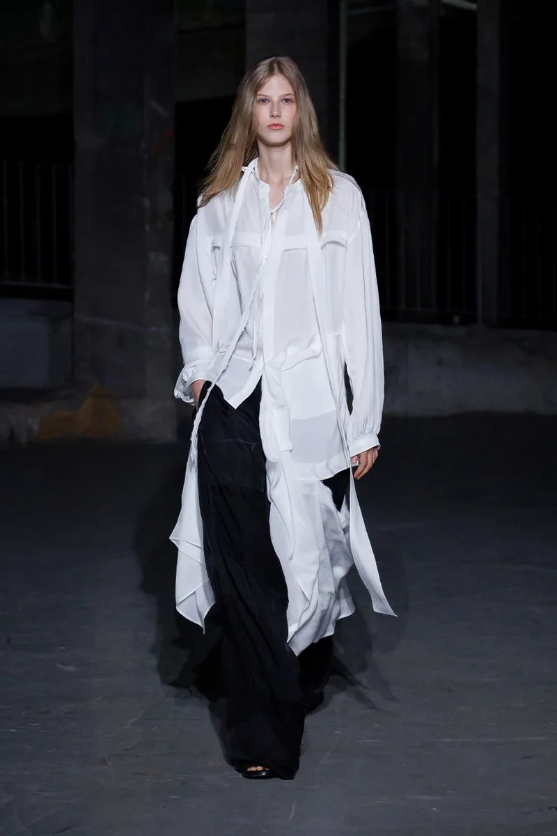 songzio-laudace-avant-gardiste-de-la-collection-ss27/carousel-5.jpg
