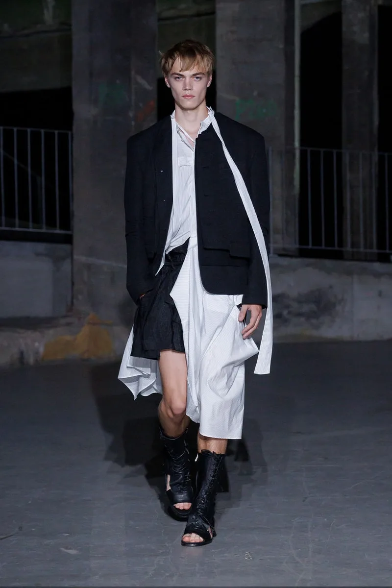 songzio-laudace-avant-gardiste-de-la-collection-ss27/carousel-7.jpg