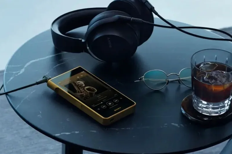 Sony dévoile sa gamme Walkman haut de gamme : NW-WM1ZM3 plaqué or à 5 899 $, NW-WM1AM3 en aluminium et NW-ZX900 compact