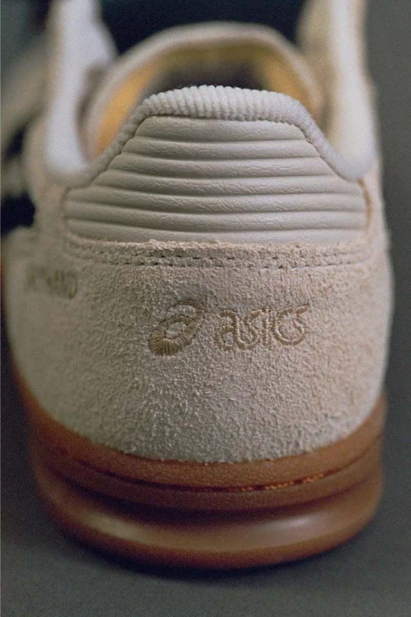 Collaboration SOSHIOTSUKI x ASICS SKYHAND OG Oatmeal/Black 1203A452-250 : infos de sortie
