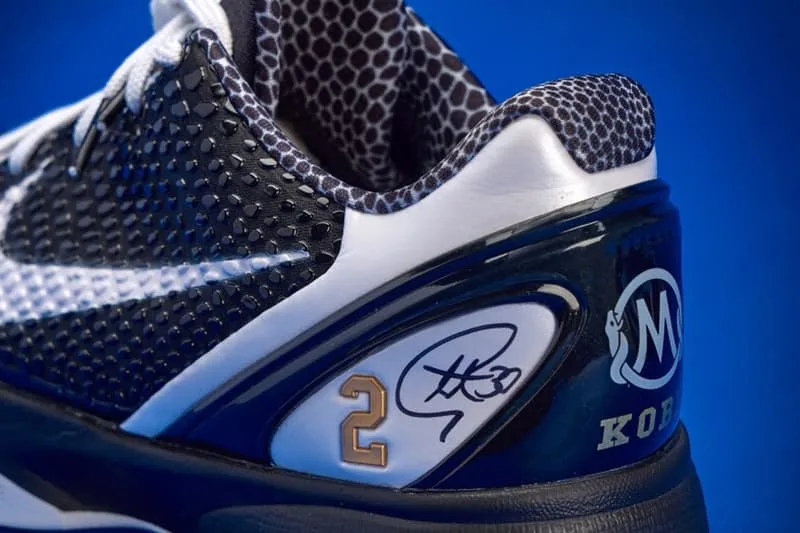 sothebys-devoile-la-collection-unique-de-sneakers-de-stephen-curry/carousel-2.jpg