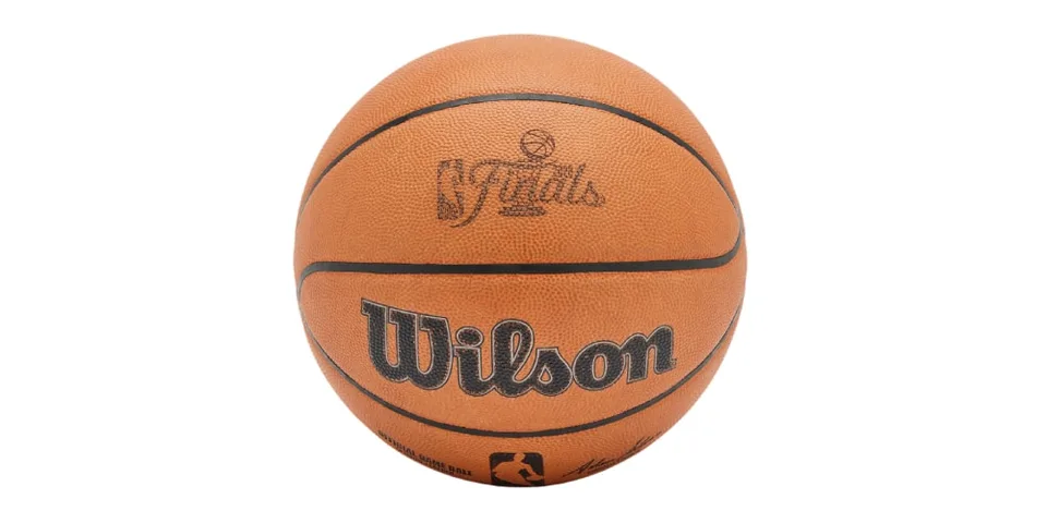 Ballon de basket Wilson avec texte NBA Finals.