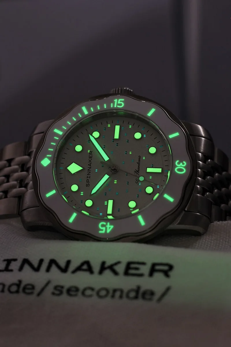 spinnaker-sous-uv-fantomes-reveles/carousel-3.jpg