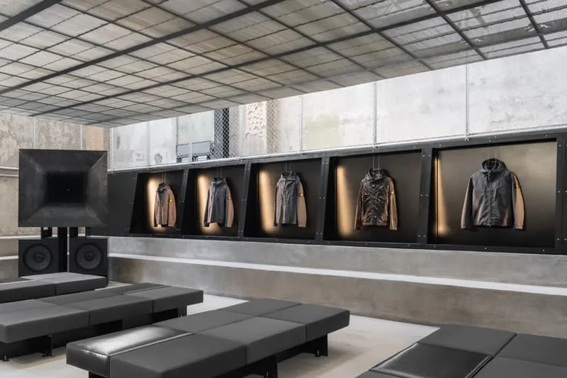 stone-island-reactive-son-heritage-no-seasons-a-la-milan-design-week-2026/carousel-2.jpg