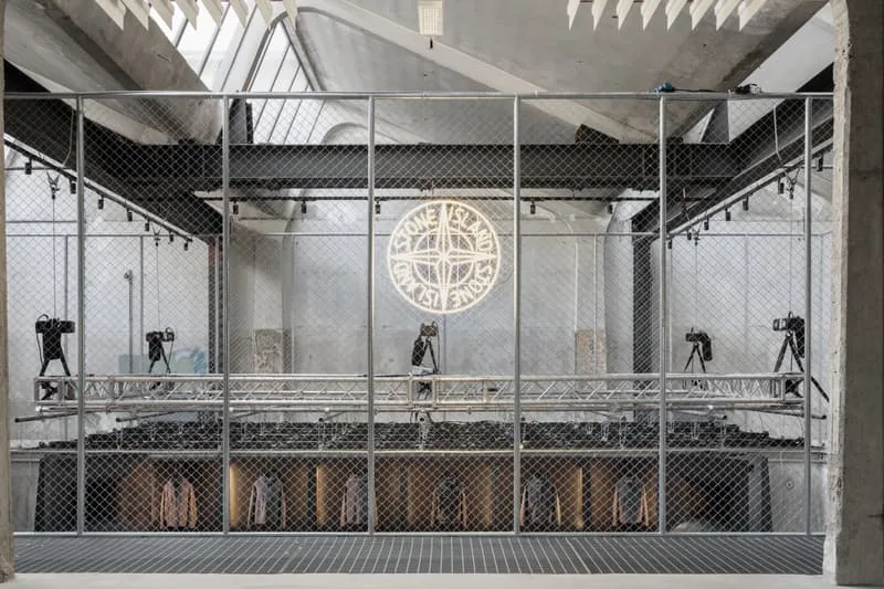 stone-island-reactive-son-heritage-no-seasons-a-la-milan-design-week-2026/carousel-4.jpg