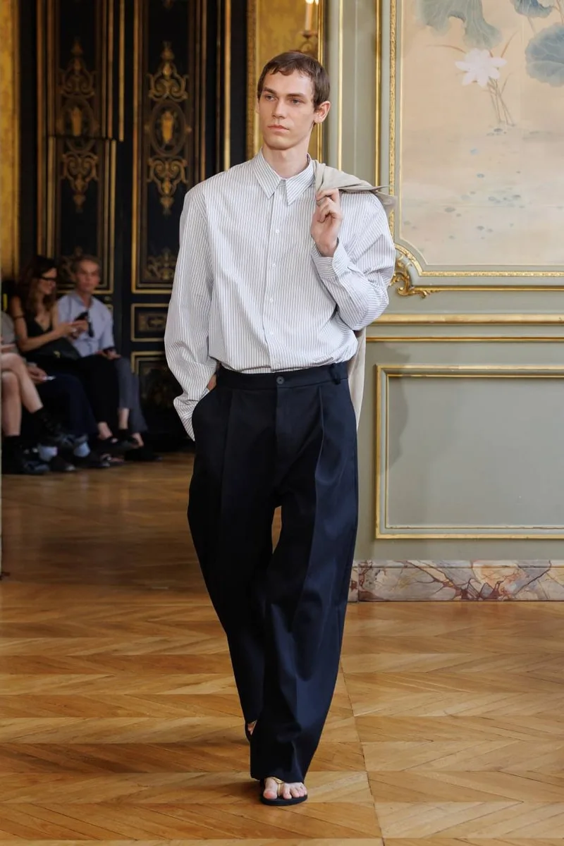 studio-nicholson-triomphe-a-la-fashion-week-de-paris/carousel-1.jpg