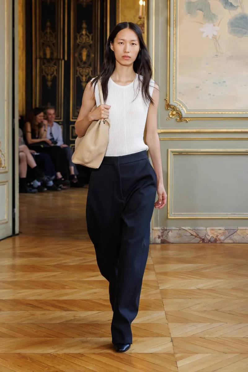 studio-nicholson-triomphe-a-la-fashion-week-de-paris/carousel-12.jpg